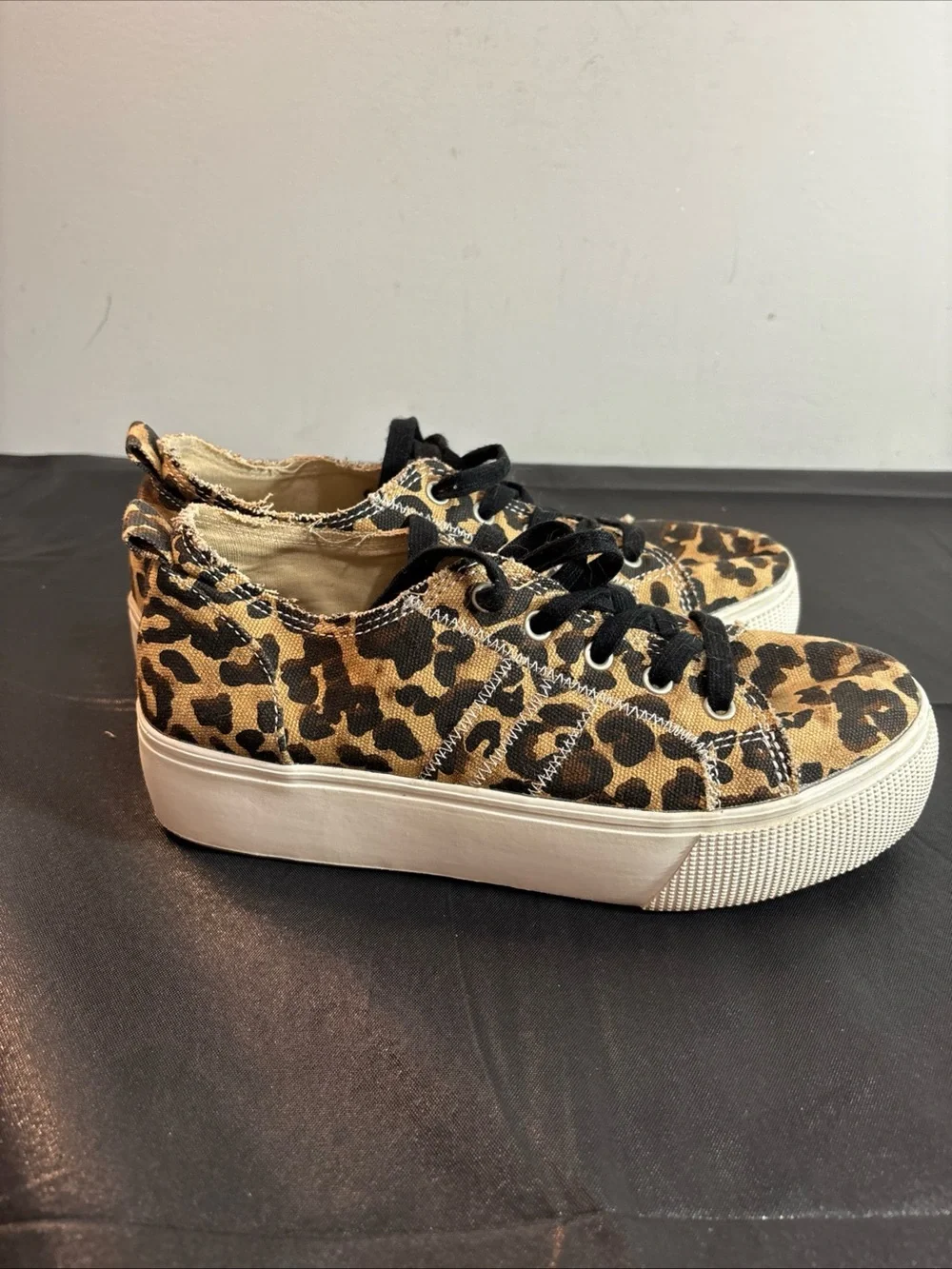 Jelly pop Women’s Leopard Print Casual Sneakers - Black & Tan 9/13